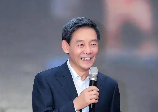 境富裕拥有上亿四合院77岁演了上百部戏凯发k8国际首页登录老戏骨李光复：家(图3)