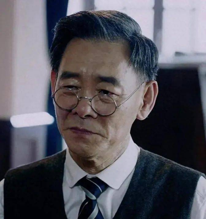 境富裕拥有上亿四合院77岁演了上百部戏凯发k8国际首页登录老戏骨李光复：家(图12)