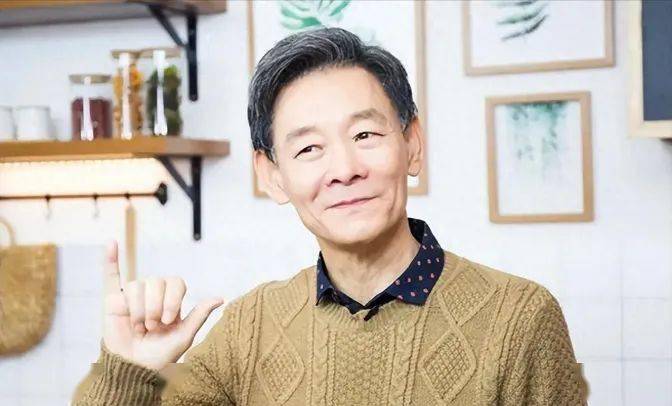 境富裕拥有上亿四合院77岁演了上百部戏凯发k8国际首页登录老戏骨李光复：家(图14)