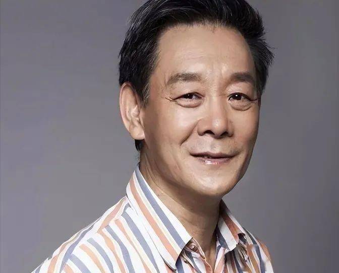 境富裕拥有上亿四合院77岁演了上百部戏凯发k8国际首页登录老戏骨李光复：家(图16)
