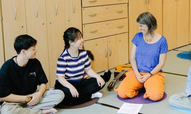 双版纳童萌乐托育的成长故事爱之名育未来：罗璐颖与西(图2)